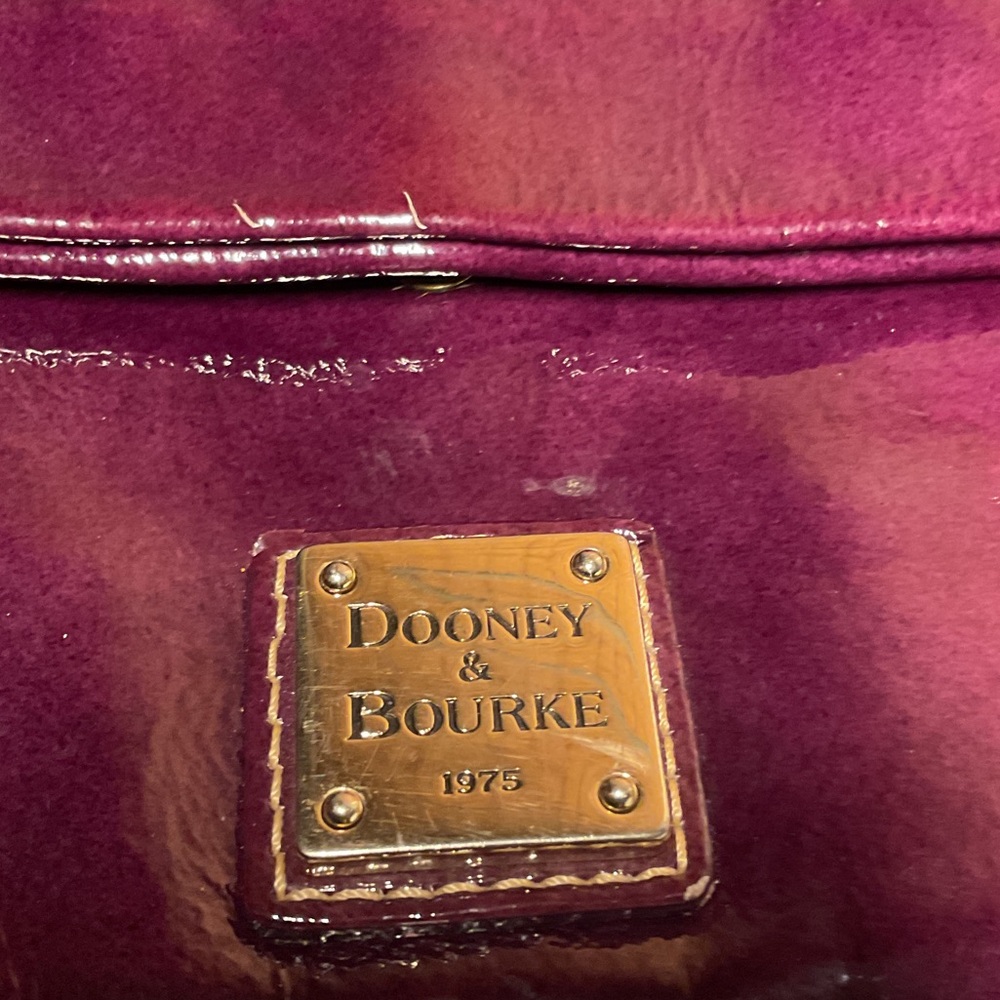 Dooney & Bourke Maroon Burgundy Patent Leather Fold Over Clutch/Shoulder Bag - Picture 2 of 9